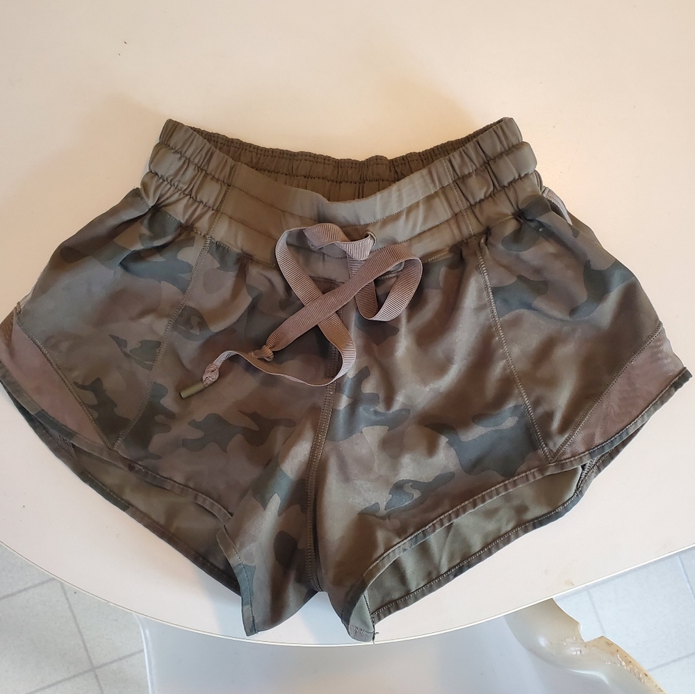Lululemon Camo Hotty hot short